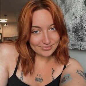 Meet your Posher, Lara